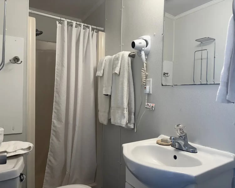 Fam Cottage Bathroom 1