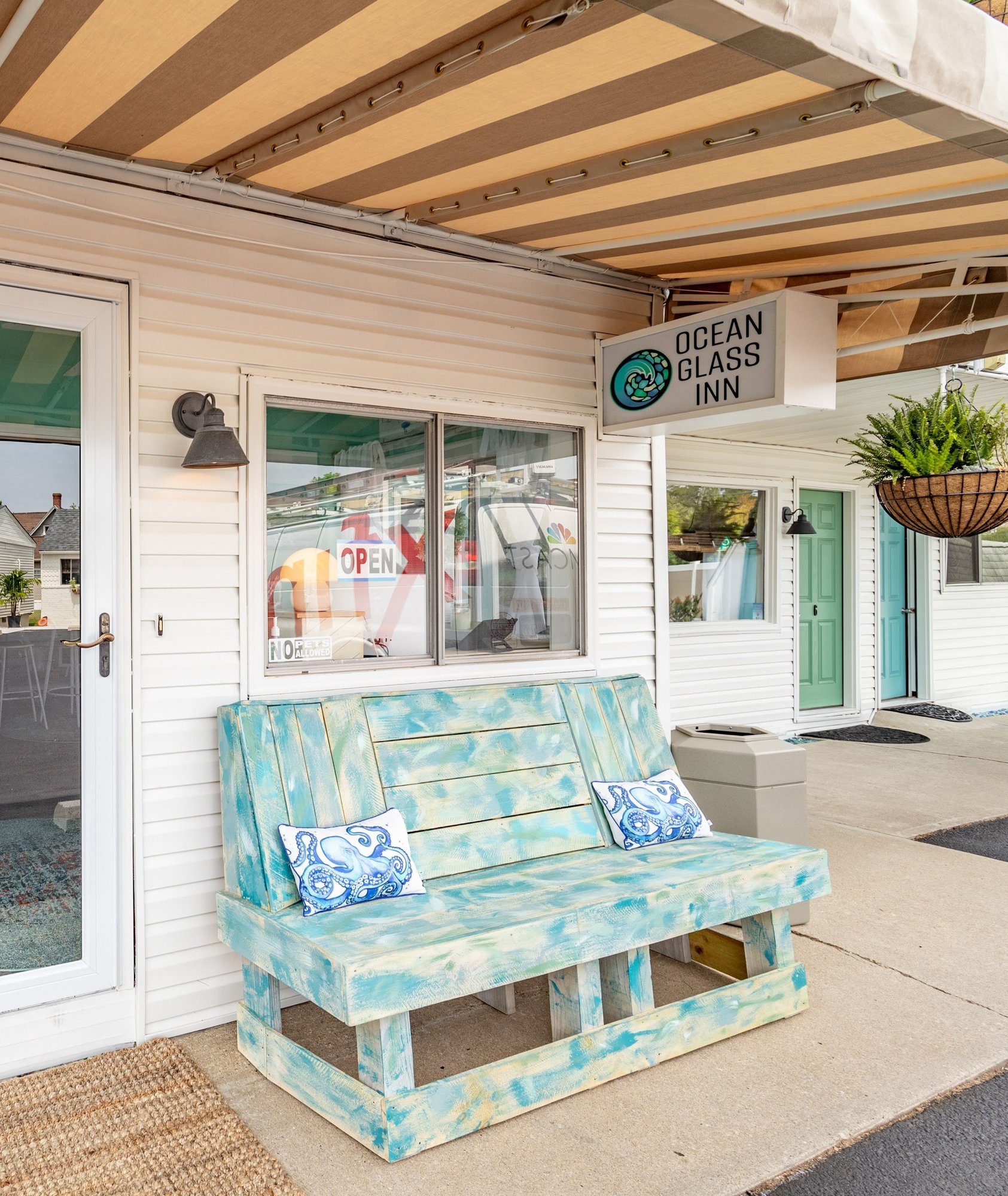 Ocean glass inn exteriror