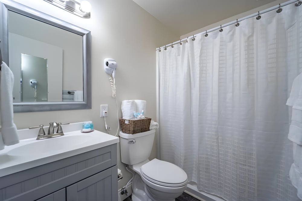 Double Queen Bathroom